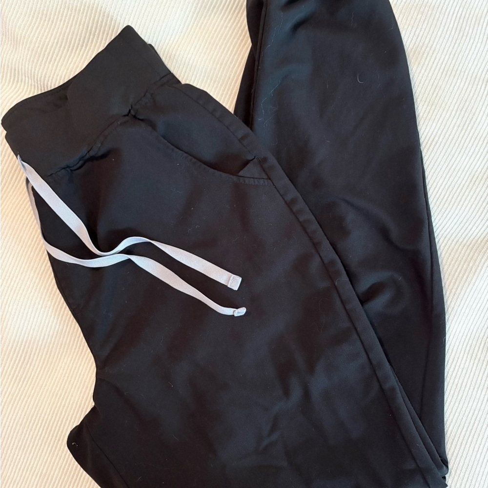 Figs black scrub pants